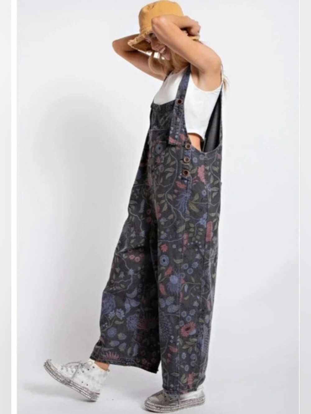 Easel High Hopes Slouchy Denim Overalls in Floral Black Denim Size Medium - Picture 3 of 10